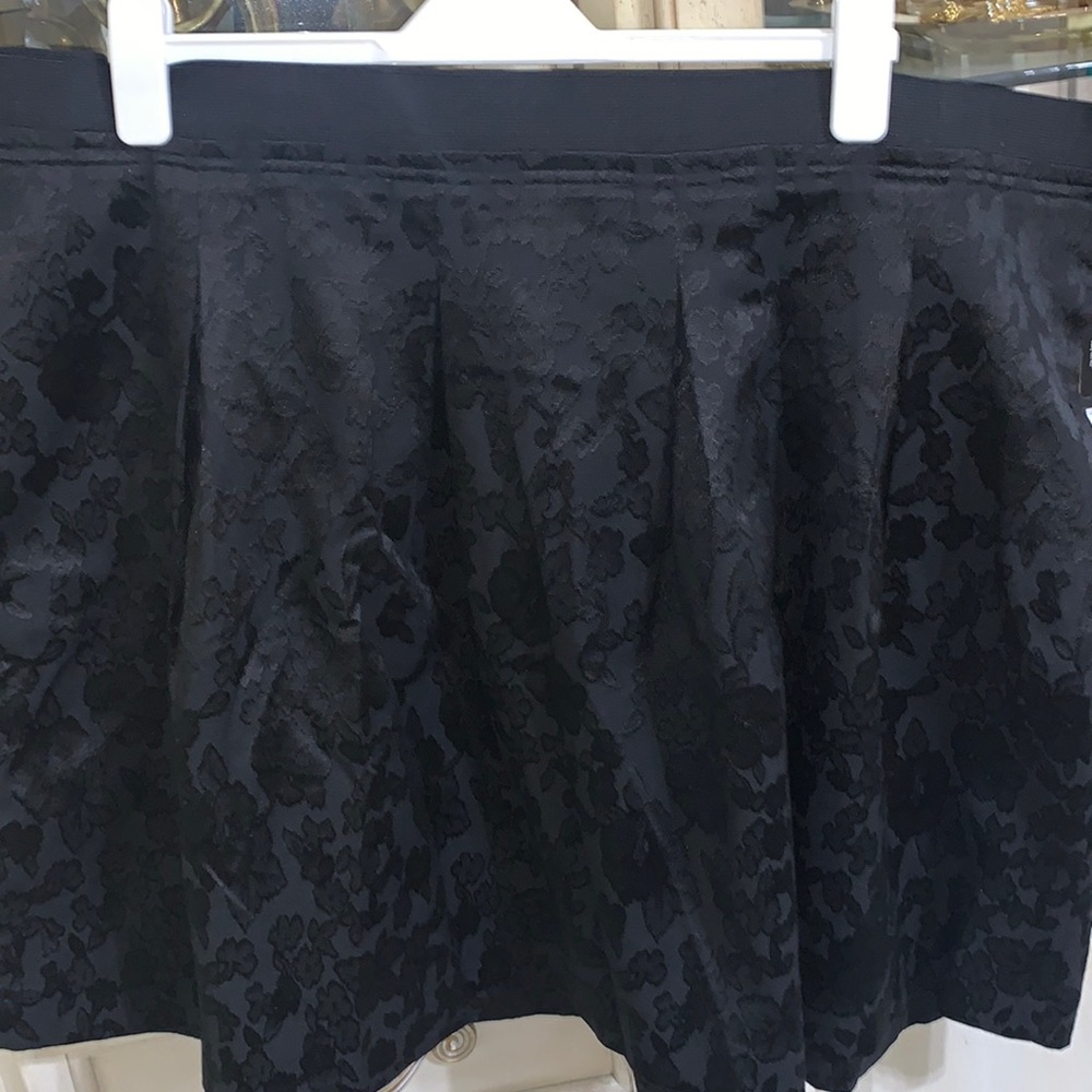 Daisy Fuentes woman size 2x NWT. Bundle and save
